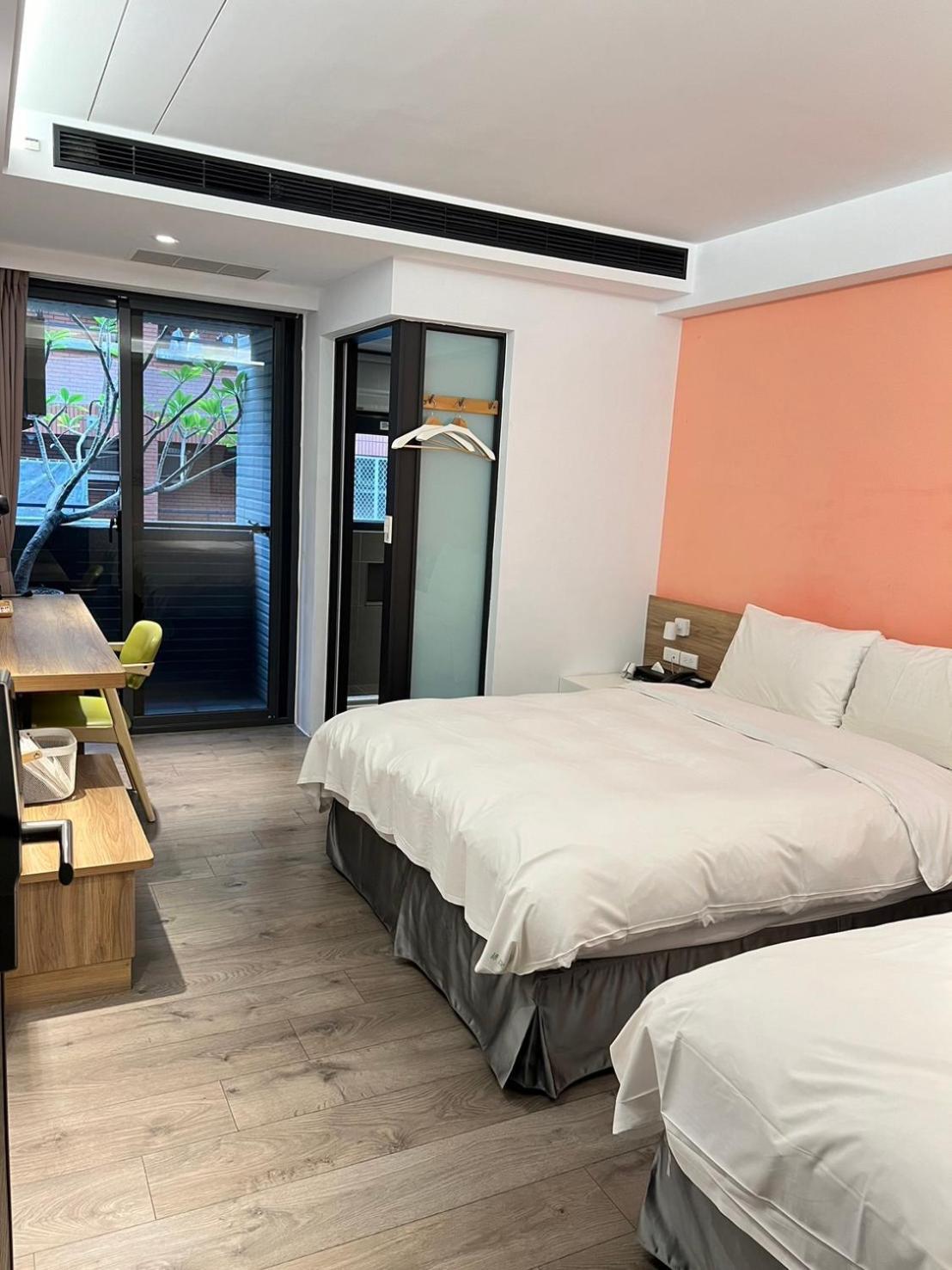 Greenight Hotel Тайчжун Экстерьер фото