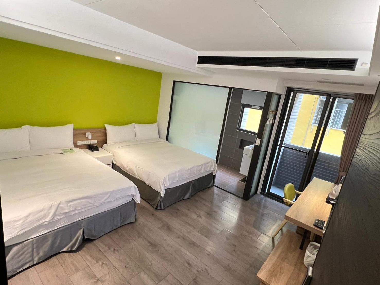 Greenight Hotel Тайчжун Экстерьер фото